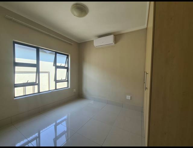 2 BEDROOM APARTMENT FOR SALE IN UMHLANGA RIDGE